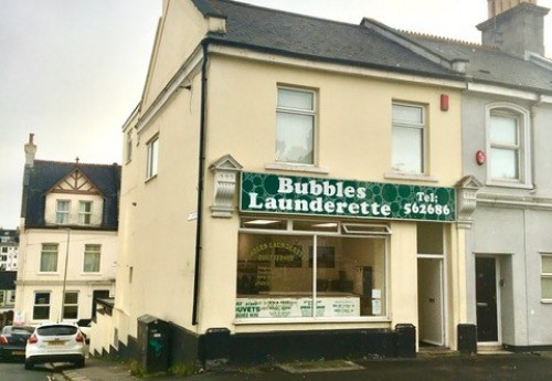 M3472 : BUSY AND WELL ESTABLISHED LAUNDERETTE 